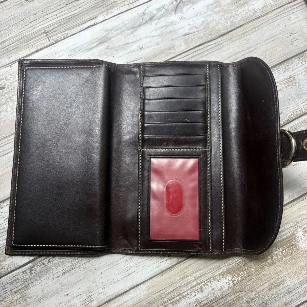 Dooney & Bourke brand dooney